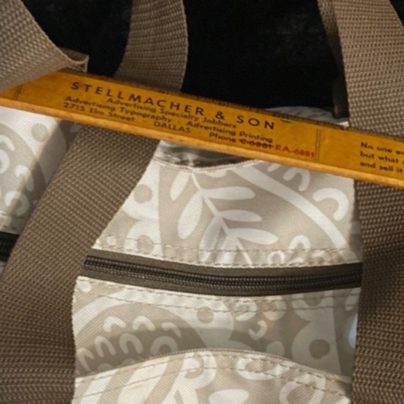 Thirty One large zip top carry all - Picture 4 of 9